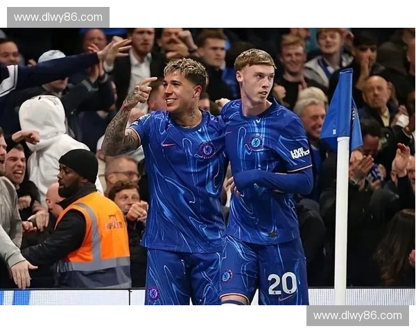 切尔西鏖战热刺豪门对决激燃伦敦赛场上演技战与荣耀争锋